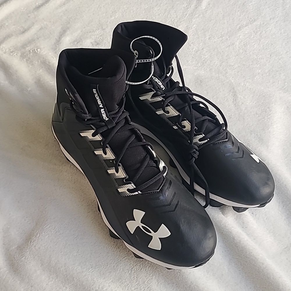 Under Armour Men's Renegade RM Football Shoe Black White 14 Sports Workout